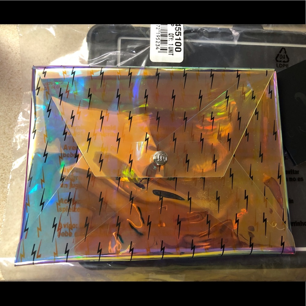 NWT UD Urban Decay Iridescent Holographic Hologram Makeup Cosmetic Case Clutch